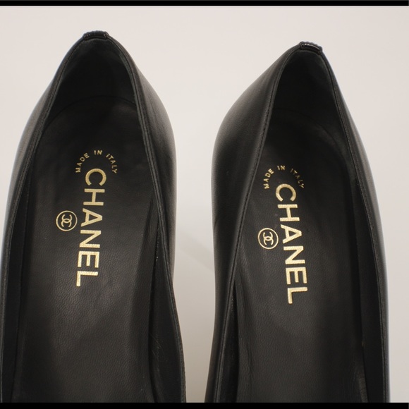 Black Chanel Heels - Picture 2 of 15